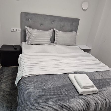Budget Private Room Chisinau Ngoại thất bức ảnh