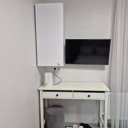 Budget Private Room Chisinau Ngoại thất bức ảnh