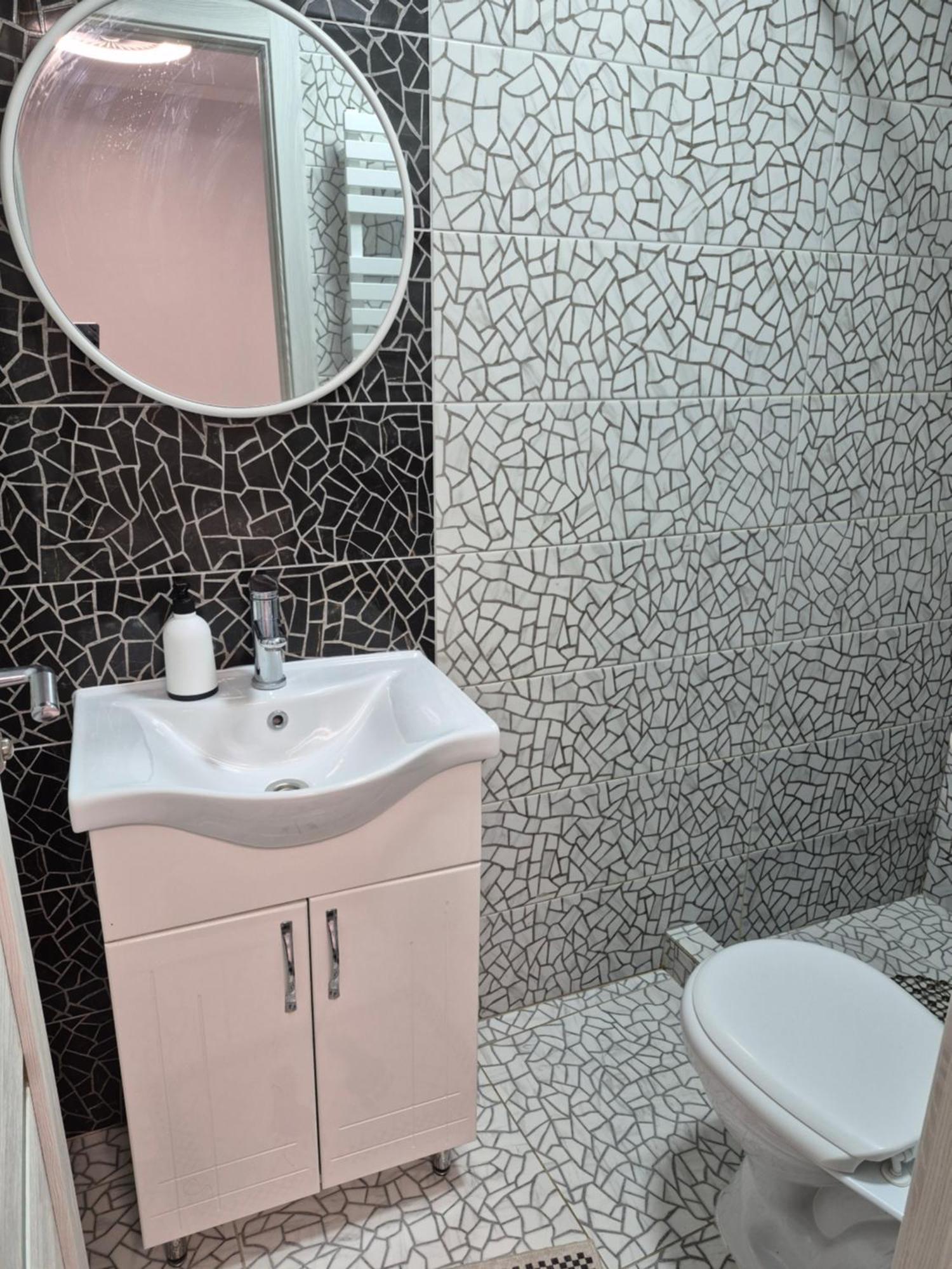 Budget Private Room Chisinau Ngoại thất bức ảnh